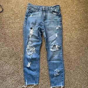 Old Navy distressed jeans.  Size 8 inseam 25’. EUC